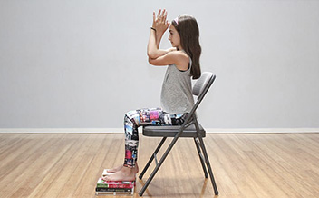 Курс: детская йога со стулом